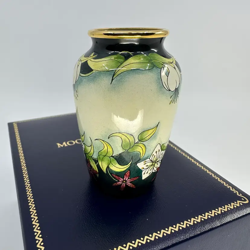 Moorcroft Enamels White Lily Hand Painted Miniature Vase in Original Box