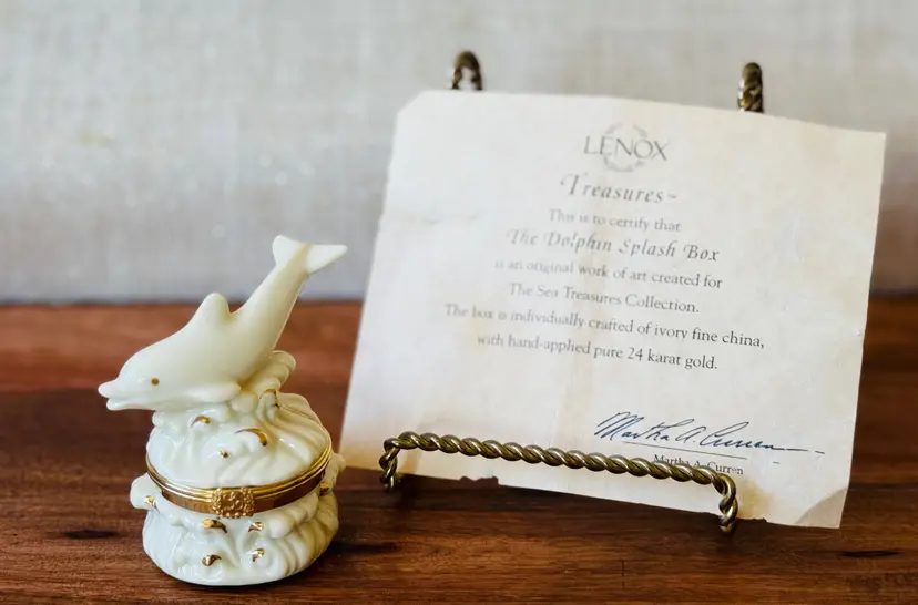 Lenox Treasures The Dolphin Splash Trinket Box with Dolphin Charm New In Box 3"