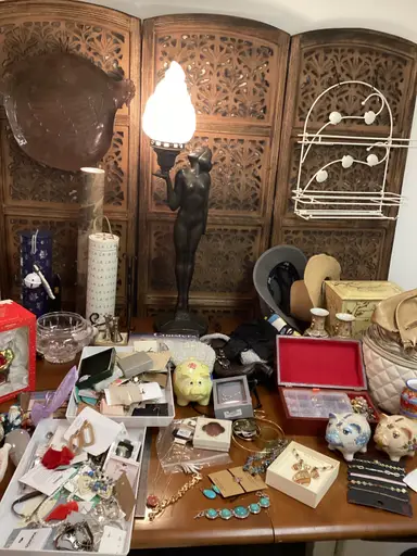 Bye Bye 2025!  Clear out With Low Starts And Combined Shipping!