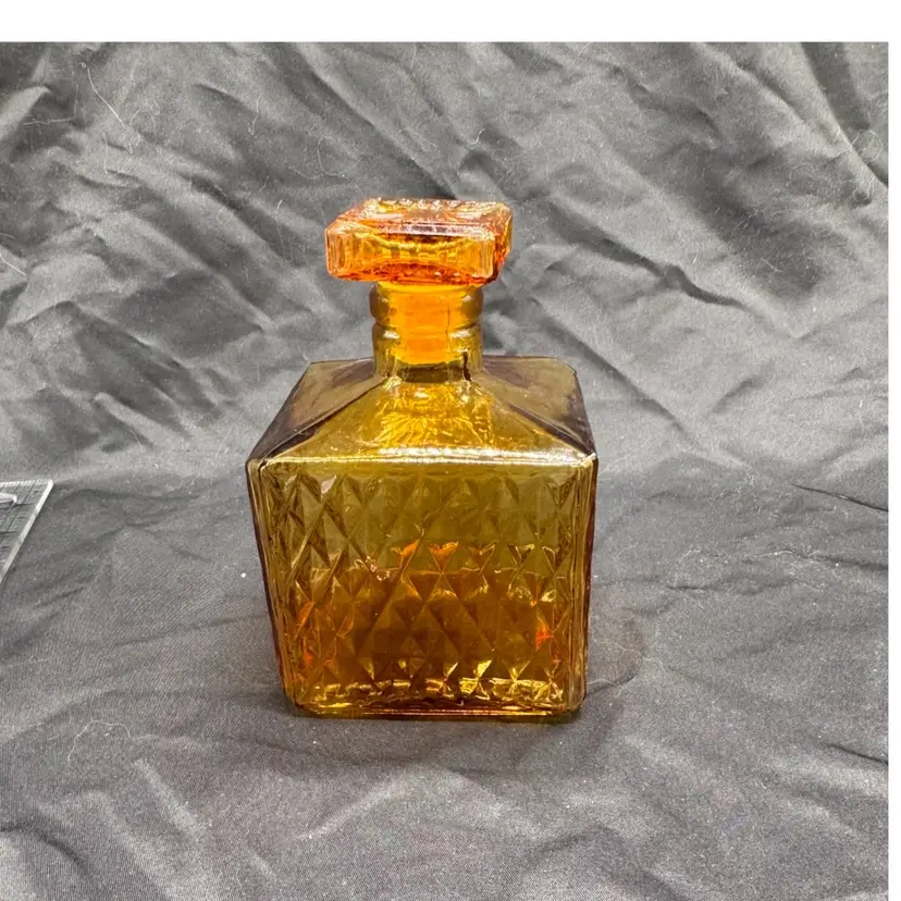 VTG Diamond Pattern Amber Glass Decanter