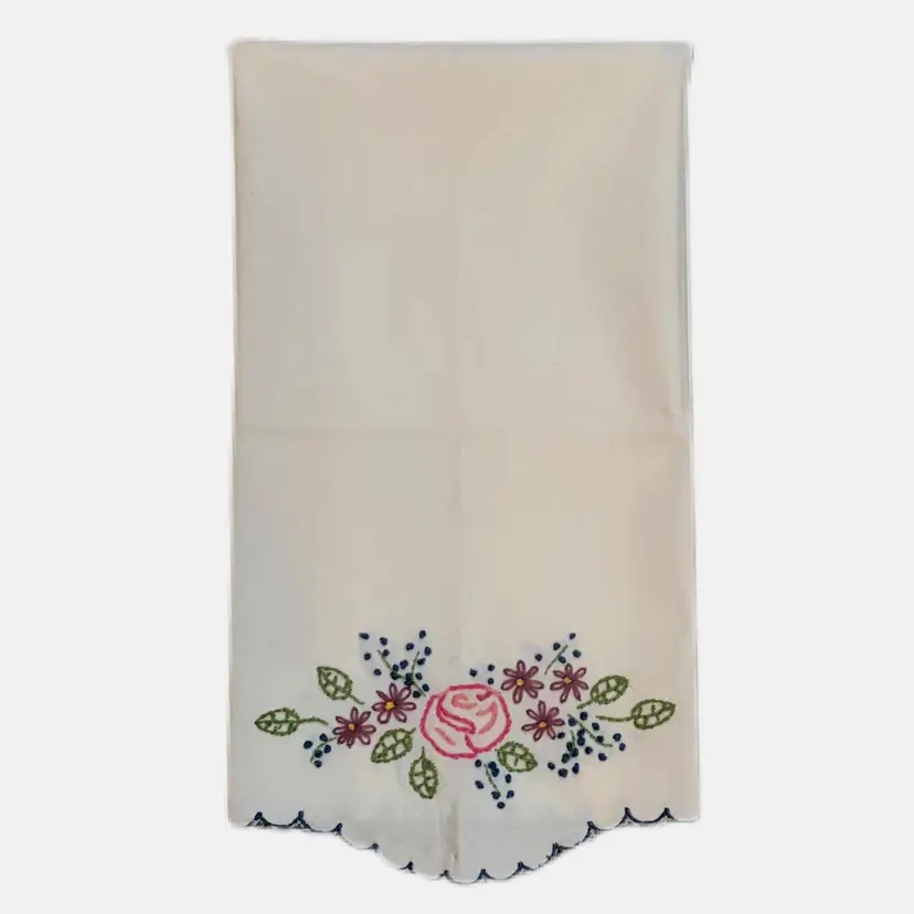 Embroidered Finger Tip Hand Towel Guest Floral Shabby Decor Cottage Core Granny Vintage