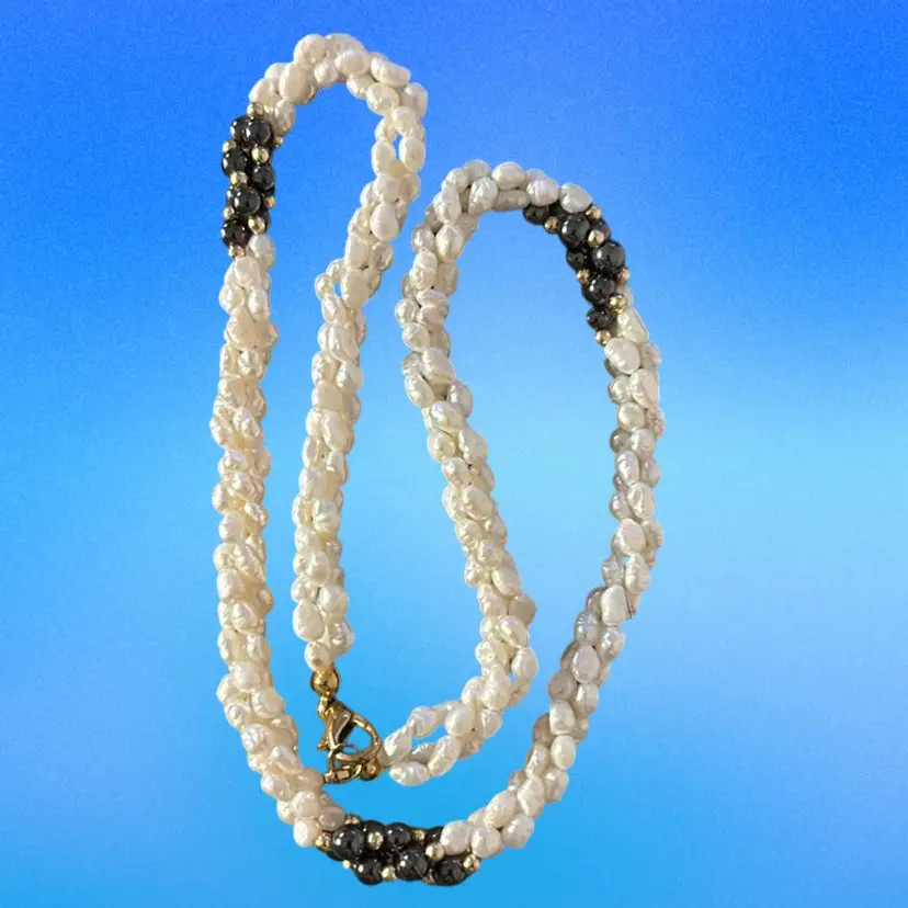 #01 Rice Pearl Necklace Gold Tone With Black And Gold Beads