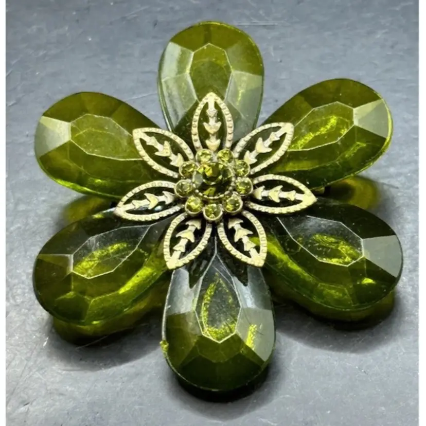 Vintage Green Lucite Flower Brooch Boho Hippie Faceted Rhinestone Center