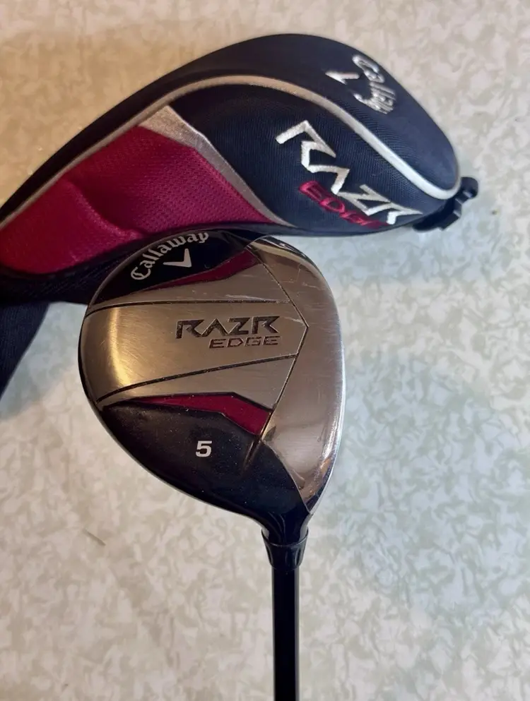 Callaway RAZR EDGE - 5 Wood - Regular Flex 65g Graphite Shaft RH With Head Cover