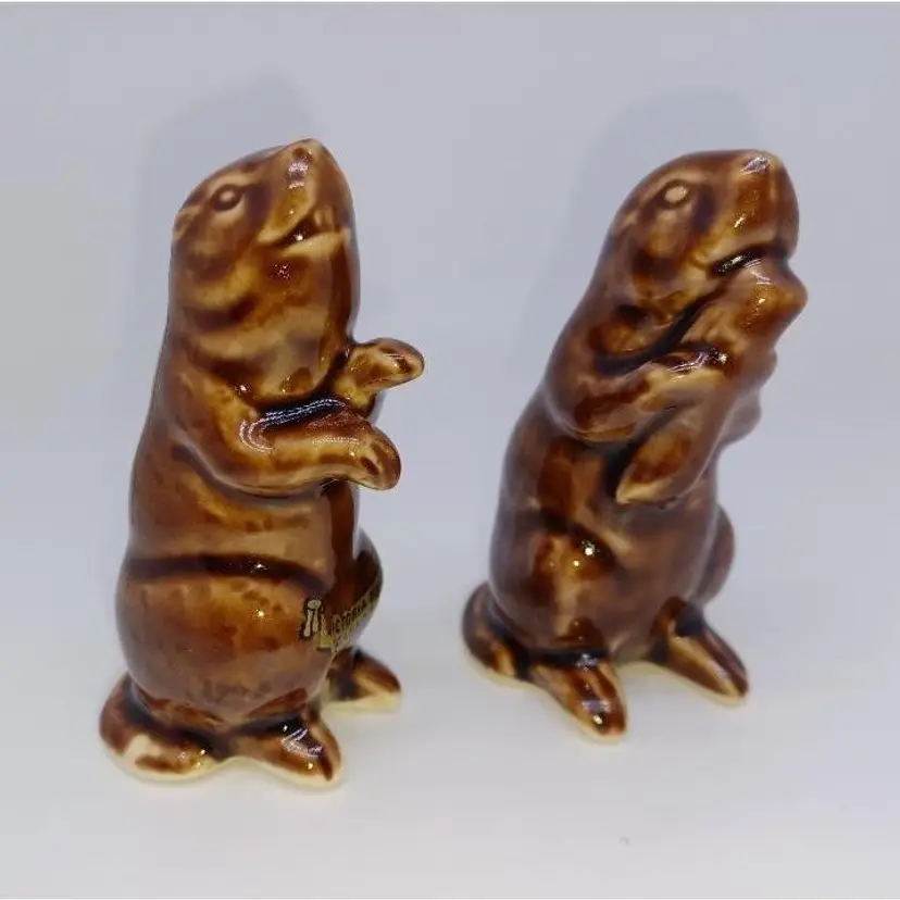 Vintage Brown Beaver salt and pepper shakers Japan