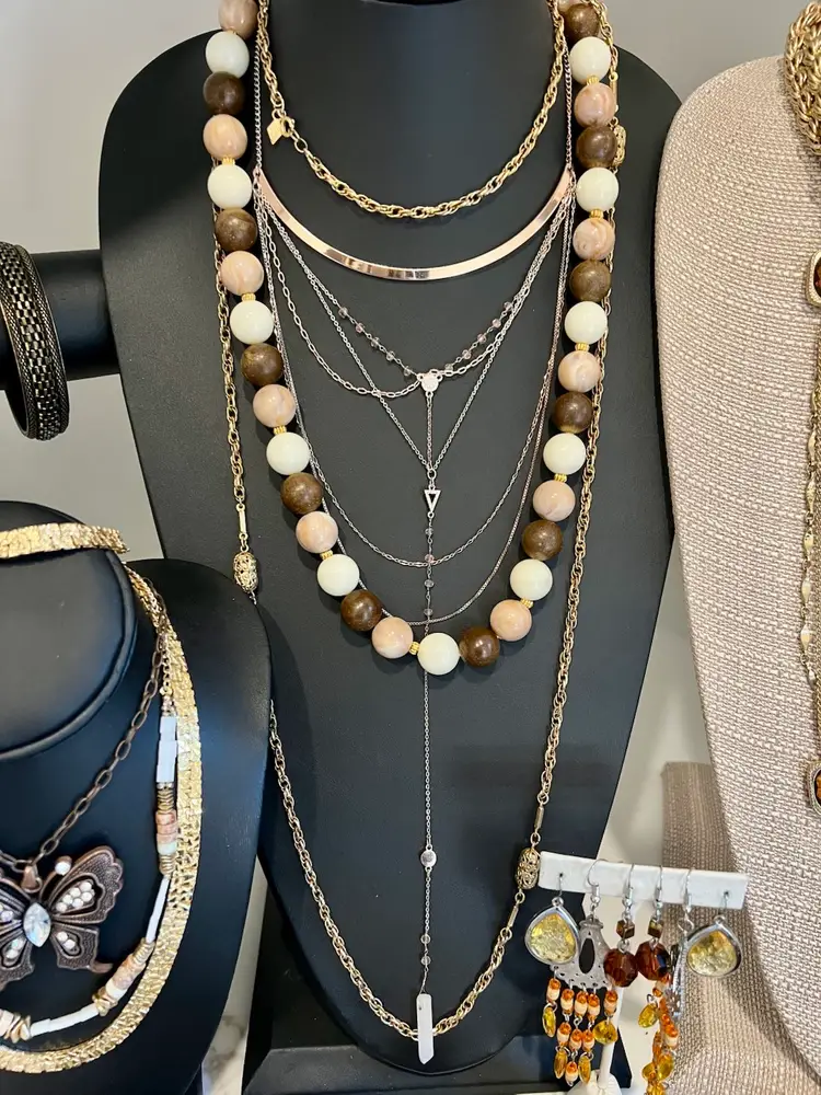 46 PC Vintage & Mod Brown Goldtone Rivoli Marvella Jewelry  Resale Wear Estate