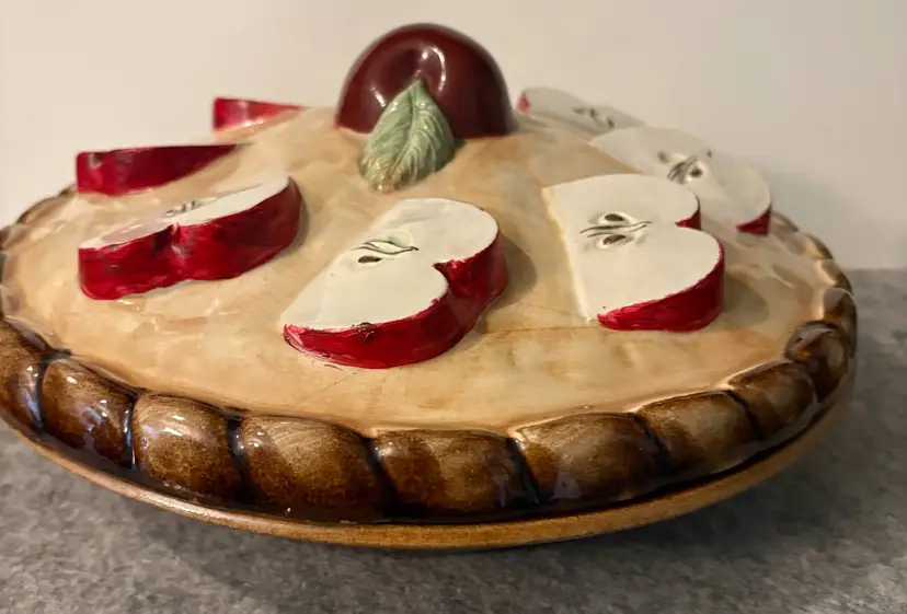 Ceramic Apple  Pie Keeper 11 1/4" Wide  # 2871