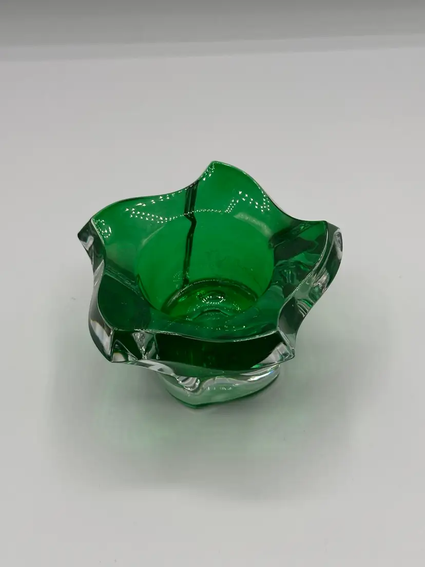 GREEN ART GLASS CANDLEHOLDER