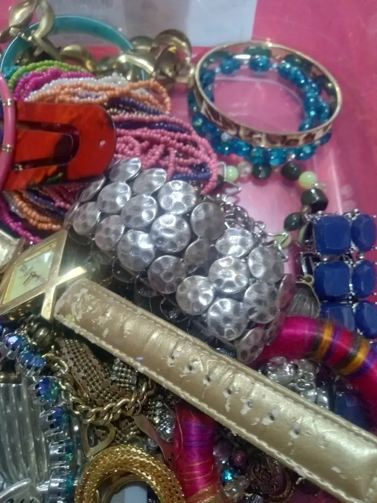 $3 starts , Jewelry, jewelry, Over here !!! Come join Big Dog , Gifts will be given out!! First show in David sDealsss