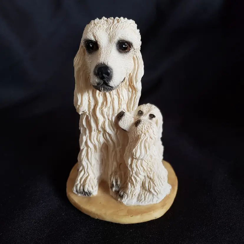 Figurine Cocker Spaniel and Her Pups 4" tall approximately unbranded resin READ