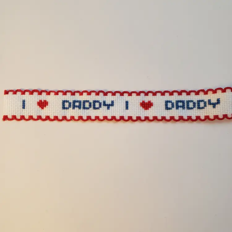 New Cross-stitched Ribband trim "I ❤ Daddy" can be added to your craft project.