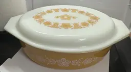 Vintage Pyrex Butterfly Gold 2.5 Quart Oval Casserole 045 with Lid