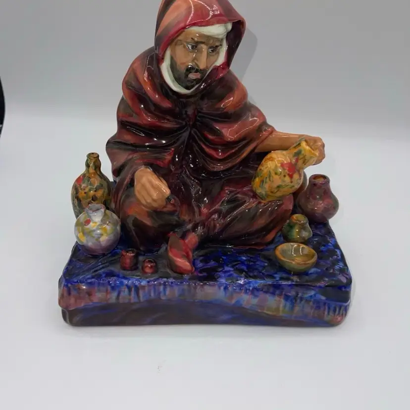 Royal Doulton Figure 'The Potter' HN1493 Mint Condition 7”