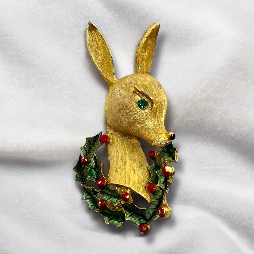 Vintage Christmas Reindeer Head With Wreath Brooch Gold Green Enamel Rhinestone