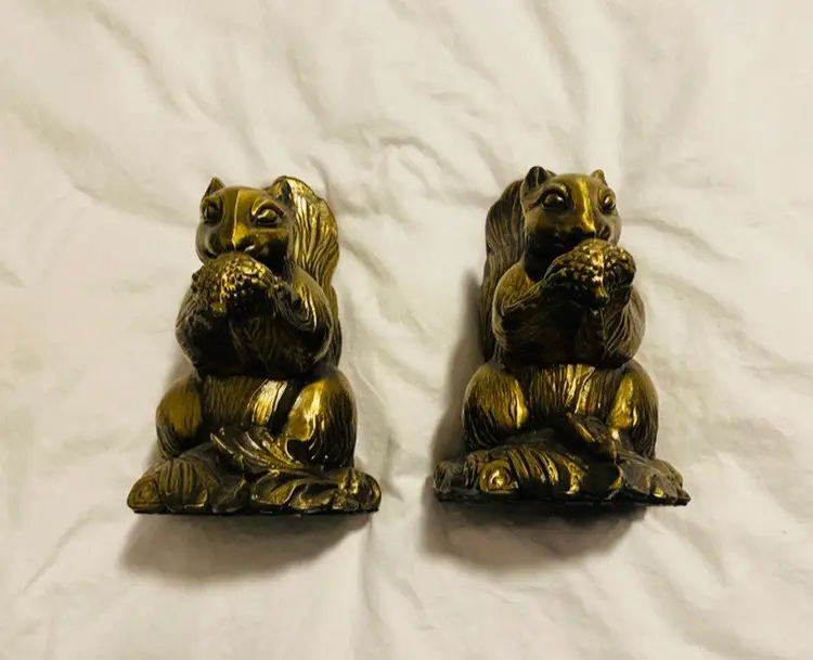 Vintage Brass Finish Squirrel Book Ends Artist Mold Metal Cast Nuts 1970s Mid Century Modern Hollywood Regency CottageCore Eclectic