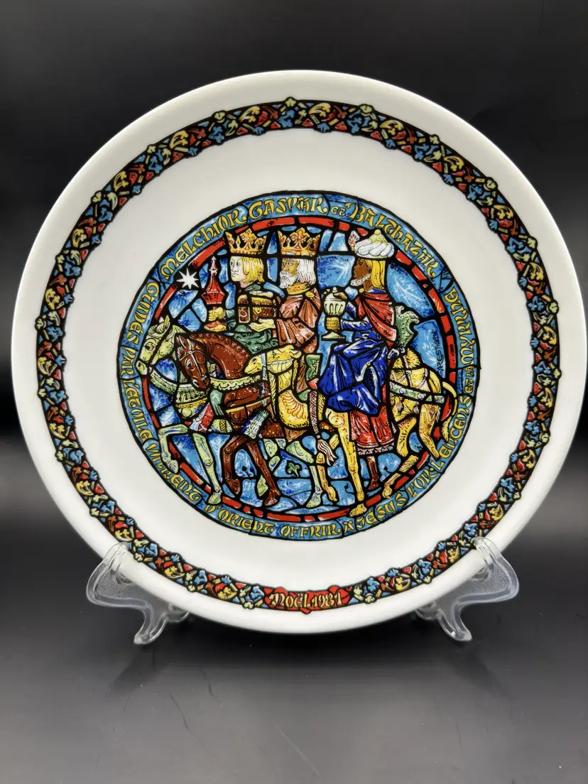 Vintage 1981 Noel Vitrail #7 : Guides Par L’etoile Christmas Holiday Porcelain Plate, By Henri D’Arceaul, Made In France