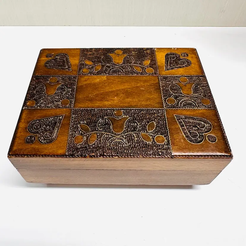 Vintage Rosewood Trinket Music Box Carved Hearts Flowers Made in Poland Swiss Musical Movement Around the World 80 Days AS IS