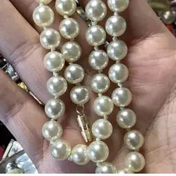 #01 - Jewelry item Pearls