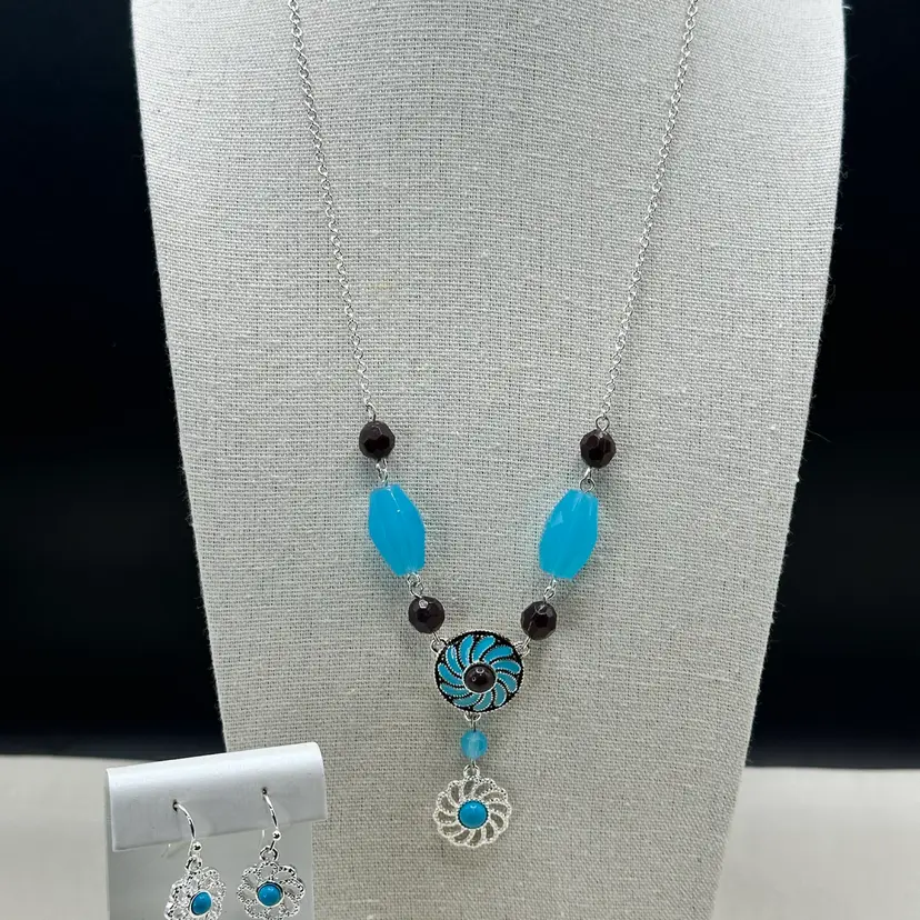 A006 - Avon Faux Turquoise Bead Set Y Necklace & Earrings