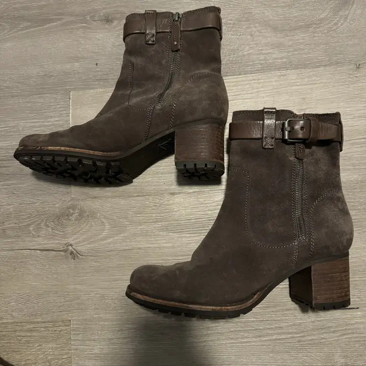 Trask Madison Boots Suede Buckle Block Heel Booties Waterproof Tan Sz 7.5