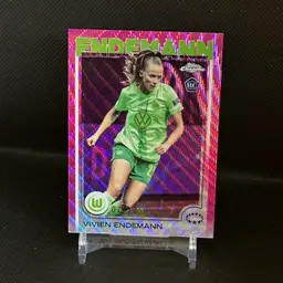 Vivien Endemann RC 075/250 Pink Wave #66 - 2024/25 Topps Chrome Gold UEFA Wolfsburg