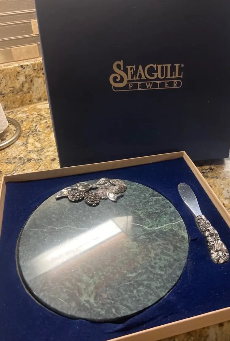 Seagull Pewter & Marble Cheese Board 1993 Etain Zinn Fruit Design Made in Canada