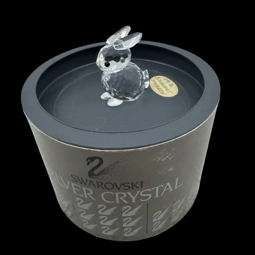 Swarovski faceted crystal "In a Summer Meadow" rabbit figurine.