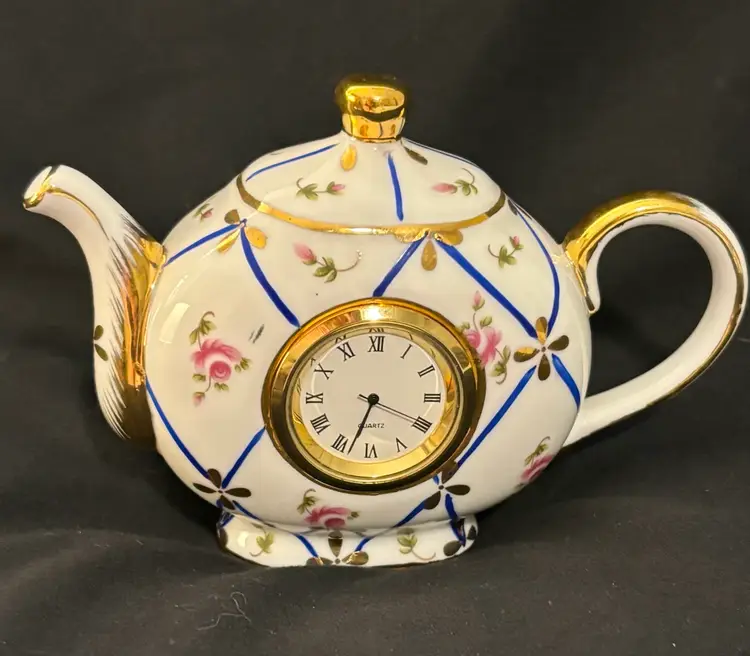 Favulous Nortaki Ceramic Floral Teapot Shelf Clock, Works! Battery Is New.