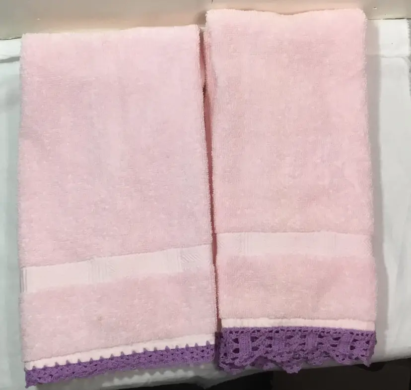 Hand towels, Fashion Manor, vintage, pink with purple, hand-crocheted fringes