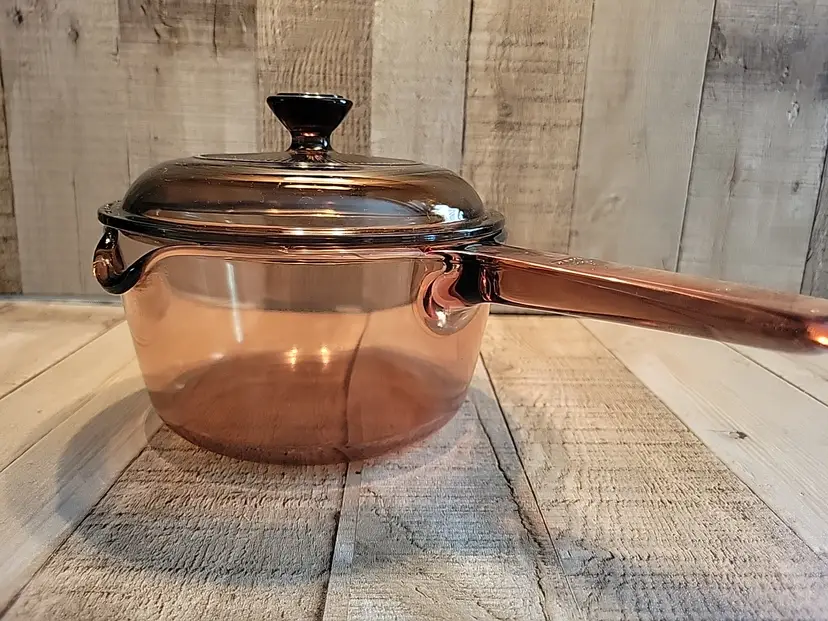 Visions by Corning Ware USA 1 Lt Pyrex lid spouted saucepan Amber