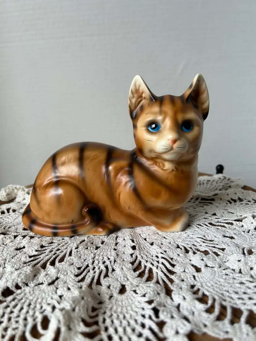 Vintage Ceramic Tabby Cat Blue Eyes EXC Blue Eyes