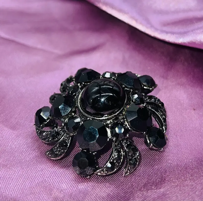 Vintage Signed Gerard Yosca Round Black Pin Brooch 2 1/4”