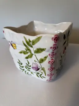 Casta Fina Flower And Butterfly Planter