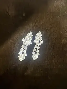 Vintage-style Clip On rhinestone dangle earrings