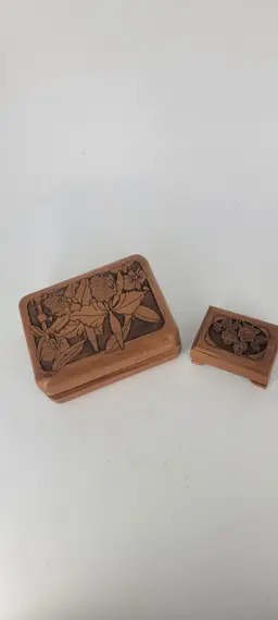 Vtg Lazer Cut Floral Wood Music Box Set Blue Hawaii Evergreen Music