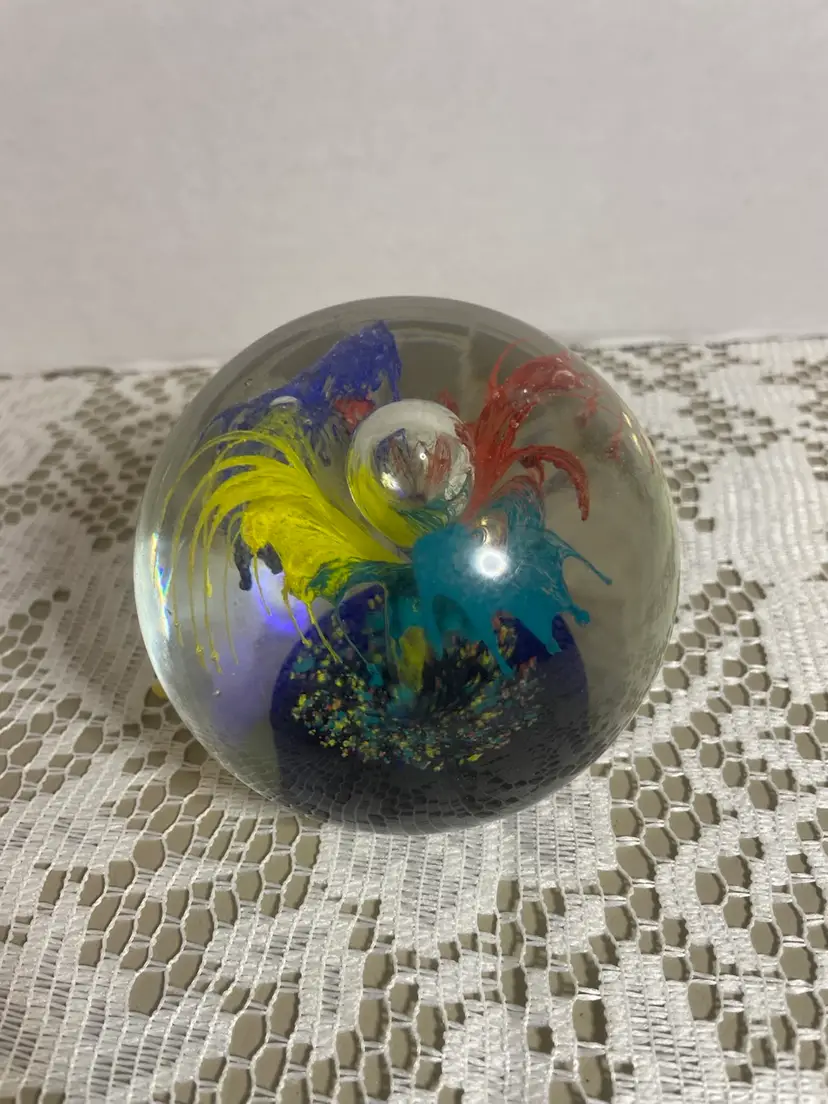 Multi Coloured Flower Fountain and Controlled Bubbles Hand Blown