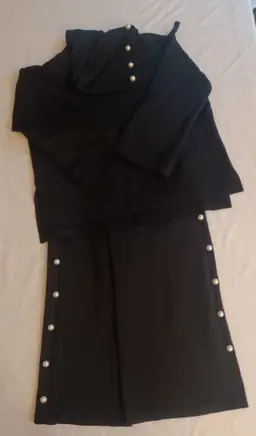 Entro 2 Piece Set Small – Pearl Button Hoodie & Pants Black