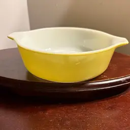 1 Pint Round Pyrex Baking Dish, Chartreuse