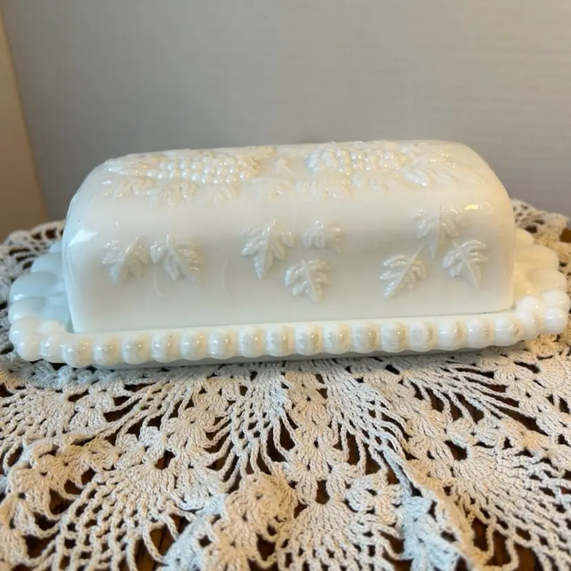 I GOT MILK 😎 Vintage Westmoreland Milk Glass Beaded Grape Butter Dish 1960s