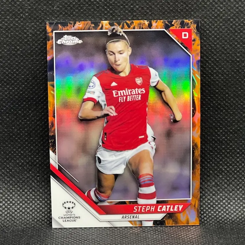 Steph Catley 2021/22 Topps Chrome UEFA Women Inferno /75 Soccer Card