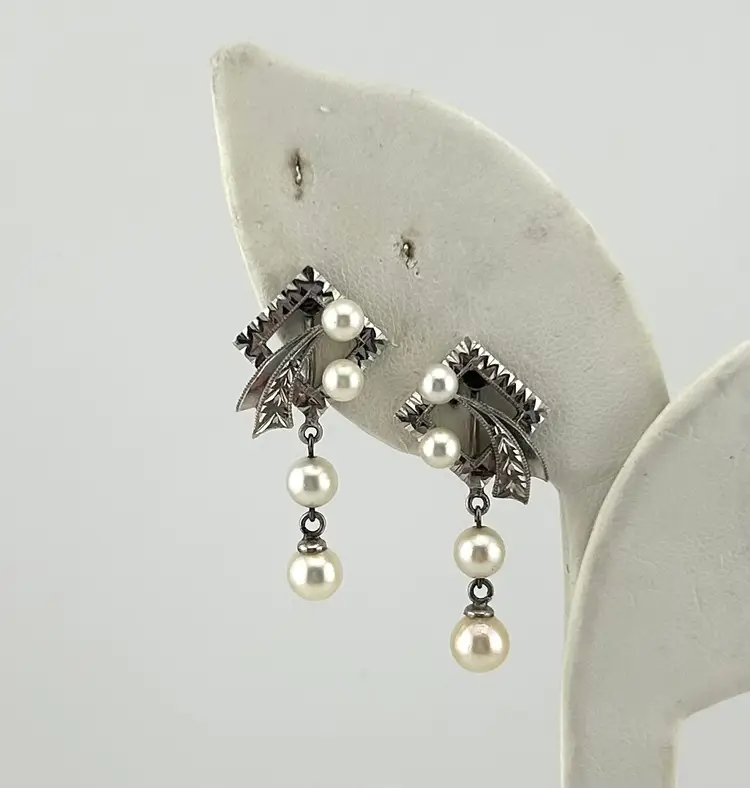 Vintage Silver Tone and Pearl Screw Back Earrings 1.25”