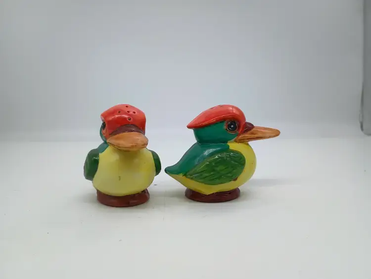 Vintage /Antique Germany Porcelain Colorful Kookaburra Parrots Birds Salt & Pepper Shakers
