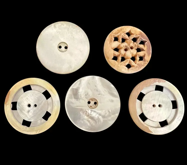 Vintage Antique Carved Mother of Pearl Button Shell MOP  5 PCS Lot #Au-19