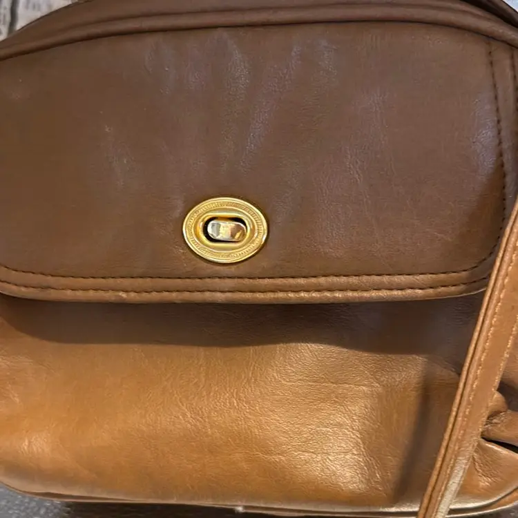 Vintage Brown Purse With Handle Or Strap.