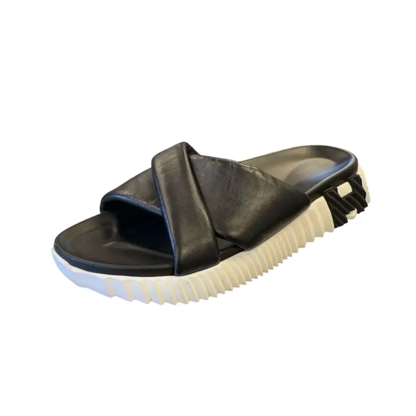 Hermes Infra Black Mules SZ 39