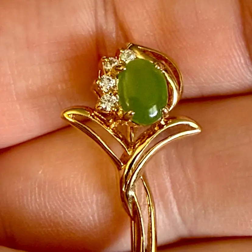 Vintage Green Jade Rhinestone Flower Goldtone Brooch