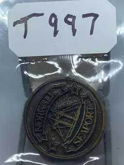 Norwalk Seaport Project Hope Chest 1982 Medal Lot 997
