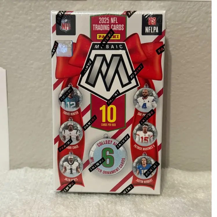 2025 Mosaic Holiday Box