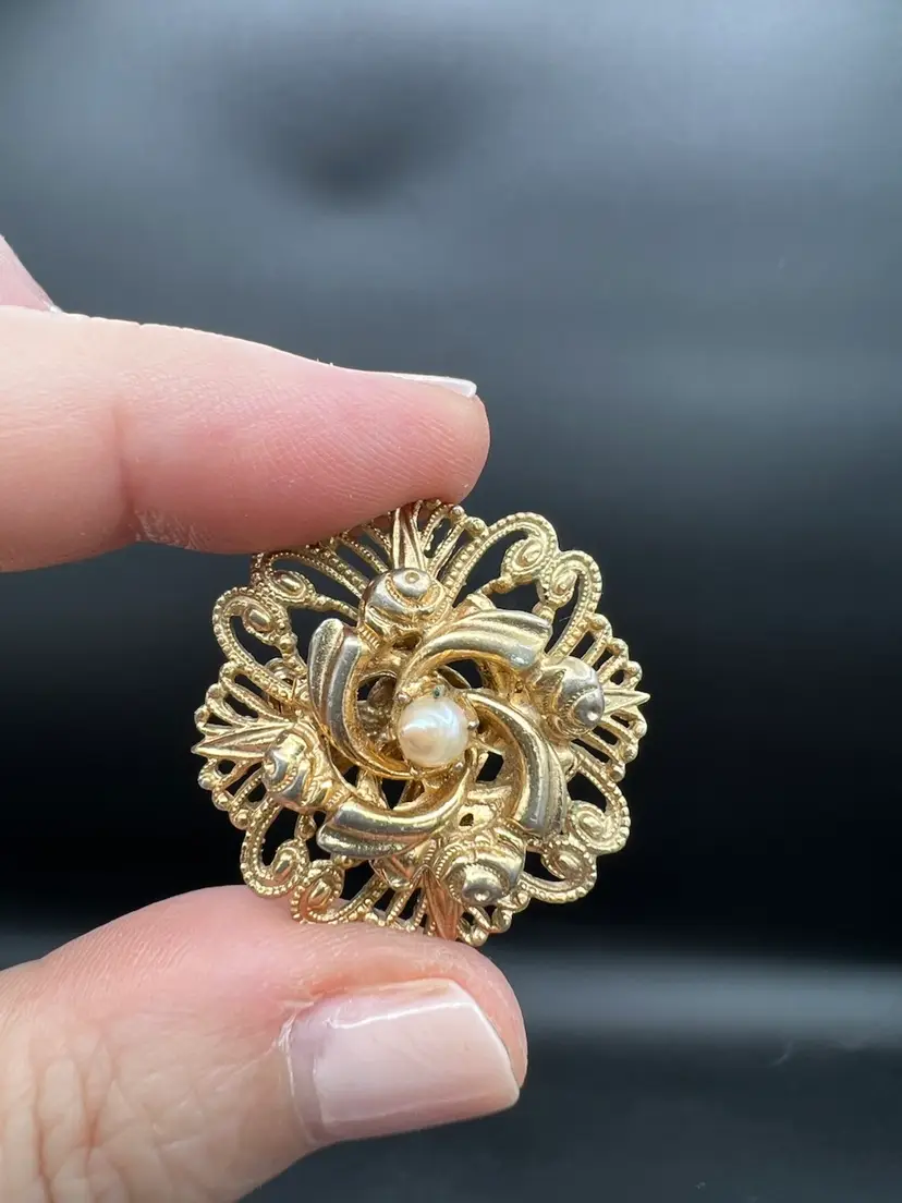 Ornamented Golden Tone Brooch With Faux Pearl Not Marked