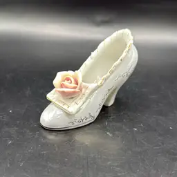 White Luster Shoe With Pink Rose